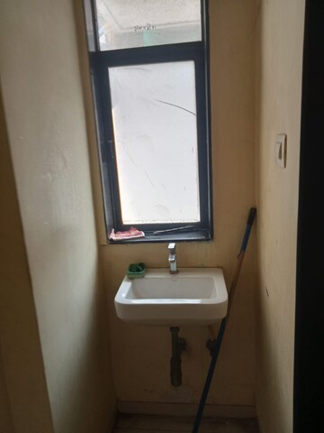 Master Bedroom in 2 BHK Apartment at Chembur – for Rent