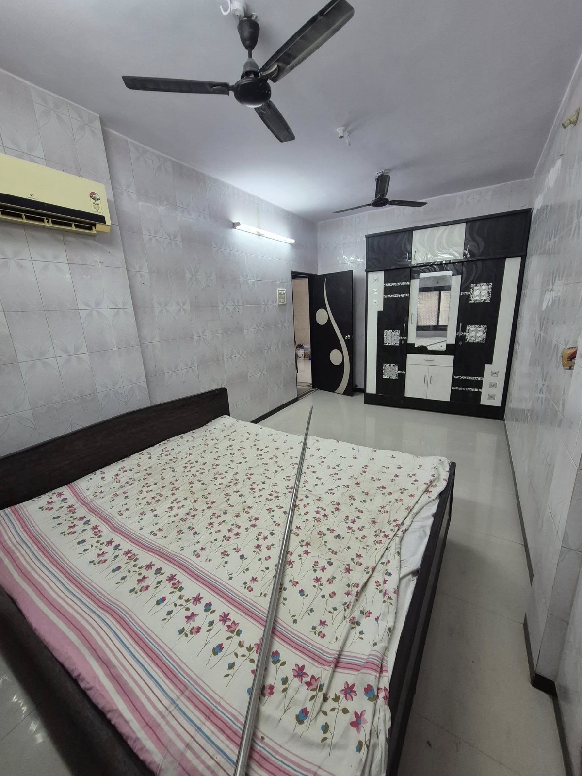 2 BHK + Study Room Apartment For Rent in Swastik Park