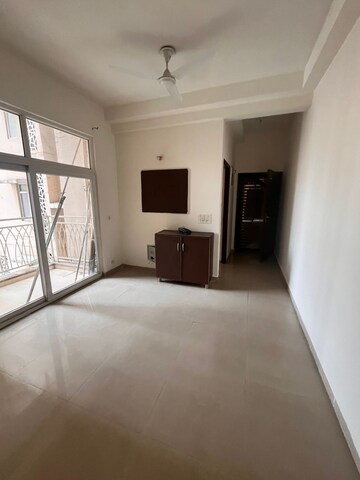 Room in 2 BHK Apartment at Mahagun Mywoods, Sector 16c Greater Noida – for Rent