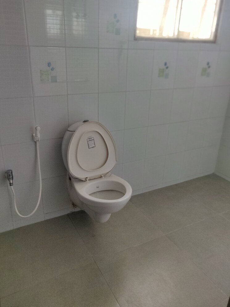 Bathroom, hill-view-banjara-hills 3 Bedroom 2000 Sq.Ft. Apartment In Banjara Hills Hyderabad 8833845