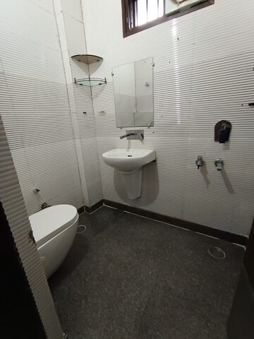 Bathroom in 3.5 BHK Apartment at Triveni Apartments CGHS, Paschim Vihar – for Rent