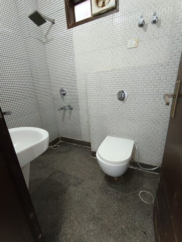 Bathroom in 3.5 BHK Apartment at Triveni Apartments CGHS, Paschim Vihar – for Rent