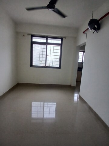 Room in 1 BHK Apartment at Vastukala Niwara CHS, Goregaon West – for Rent