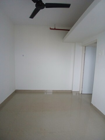 Room in 1 BHK Apartment at Vastukala Niwara CHS, Goregaon West – for Rent