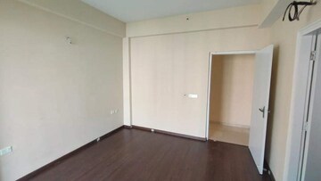 Room in 2 BHK Apartment at Paras Dews, Sector 106 – for Rent