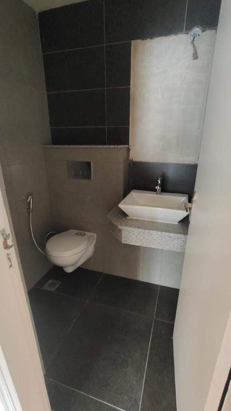 Bathroom, paras-dews 2 Bedroom 1385 Sq.Ft. Apartment In Sector 106 Gurgaon 8833905