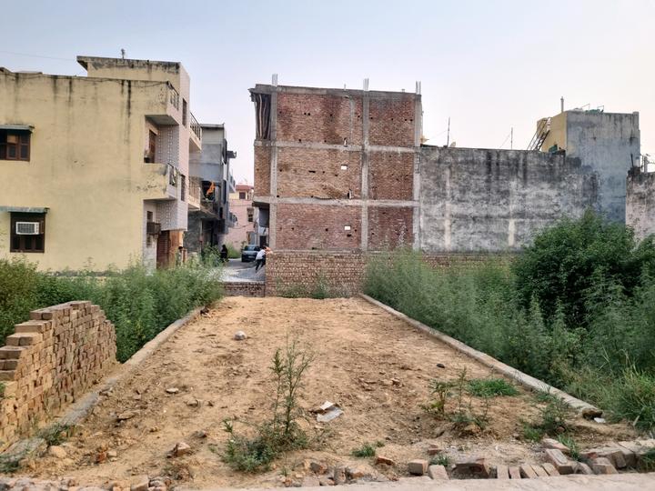 Plot For Sale in Sector 92