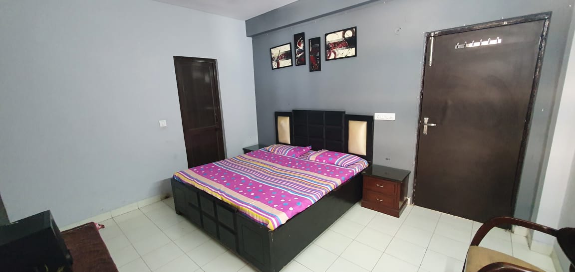 2 BHK + Extra Room Builder Floor For Rent in SS Southend Floors