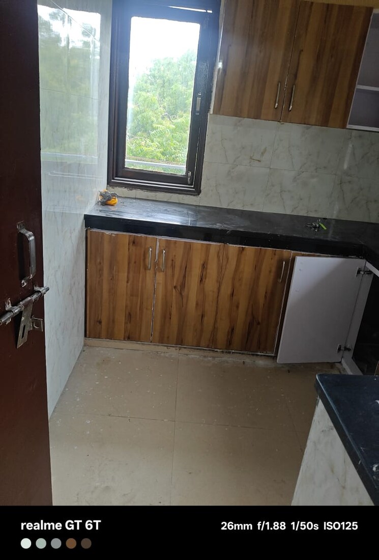 Kitchen, mayur vihar phase 1 3 Bedroom 1200 Sq.Ft. Builder Floor In Mayur Vihar Phase 1 Delhi 8833934