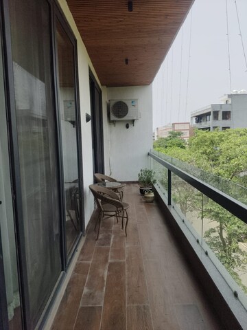 Balcony in 3 BHK Builder Floor at Auram Floor, South City 2 – for Rent