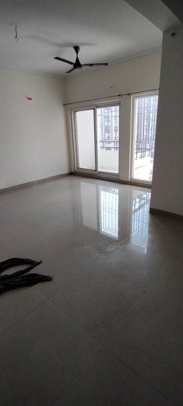 Room in 2 BHK Apartment at BBD Green City Sun Breeze Apartments, Gomti Nagar – for Rent