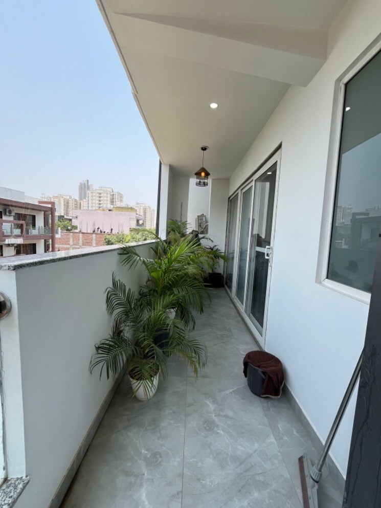 Balcony, sector 67 4 Bedroom 300 Sq.Yd. Builder Floor In Sector 67 Gurgaon 8833950