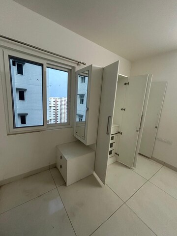 Room in 2.5 BHK Apartment at Aparna Sarovar Zicon, Nallagandla – for Rent