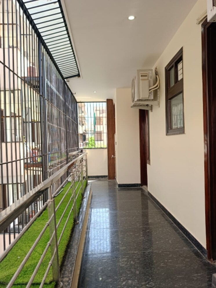 Balcony, unitech-south-city-ii 4 Bedroom 2750 Sq.Ft. Builder Floor In Sector 50 Gurgaon 8833992