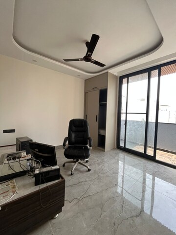 Gym in 4 BHK Builder Floor at Uppal Southend, Sector 49 – for Rent