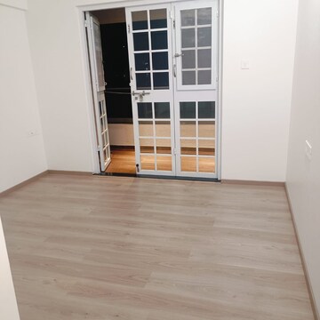 Room in 2 BHK Apartment at Sanskruti Prabhat, Prabhat Road – for Rent