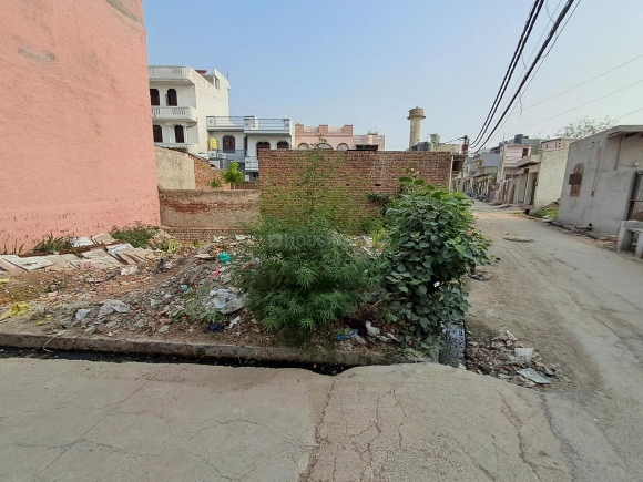 Plot For Sale in Sector 93