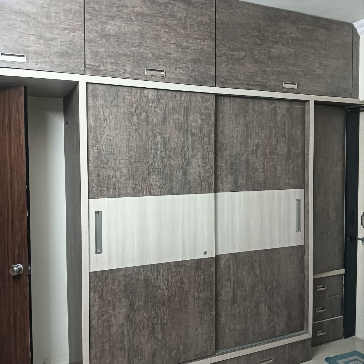 2 BHK + Study Room Apartment For Rent in Greenland Society