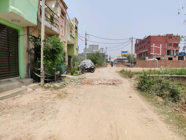 Plot For Sale in Sector 105