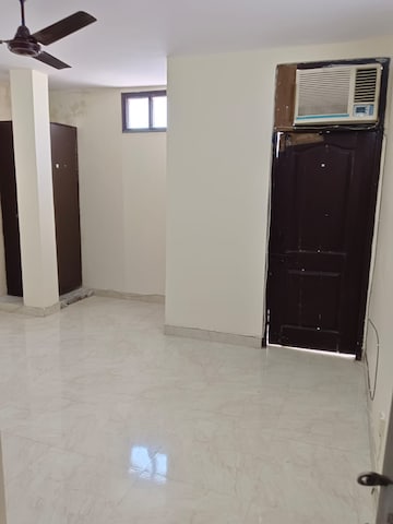 Room in Studio Builder Floor at Lajpat Nagar 4 – for Rent