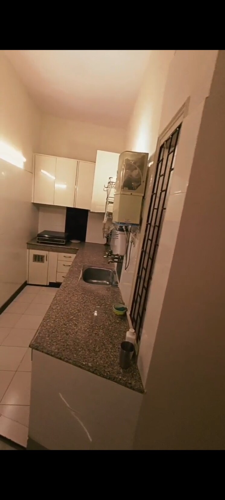 Kitchen, lajpat nagar i 2 Bedroom 900 Sq.Ft. Builder Floor In Lajpat Nagar I Delhi 8834181