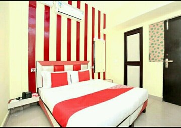 Bedroom in 6+ BHK Penthouse at Ambala Highway – for Rent