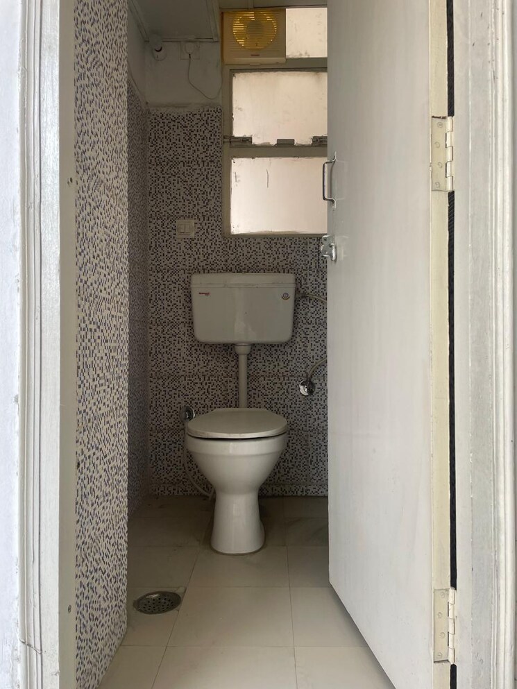 Bathroom, breez-global-heights 1 Bedroom 410 Sq.Ft. Apartment In Sohna Sector 33 Gurgaon 8834262