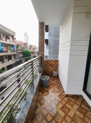 Balcony in 4 BHK Builder Floor at Green Fields Colony – for Rent