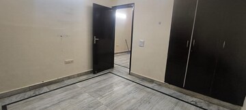 Room in 3 BHK Builder Floor at Green Fields Colony – for Rent