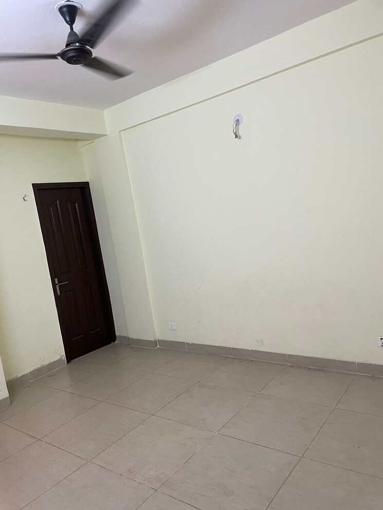 Room, wave-prime-floors 2 Bedroom 950 Sq.Ft. Independent House In Wave City Ghaziabad 8834272