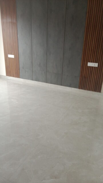 Room in 6 BHK Independent House at Sector 89 – for Sale