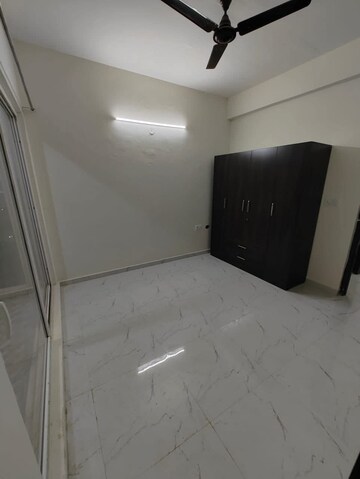 Room in 3 BHK Apartment at Pivotal Paradise, Sector 62 – for Rent