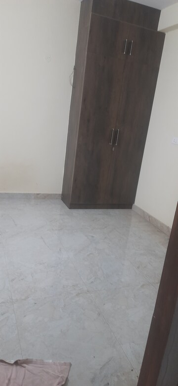 Room in 3 BHK Builder Floor at Eldeco Ananda, Sector 48 – for Rent