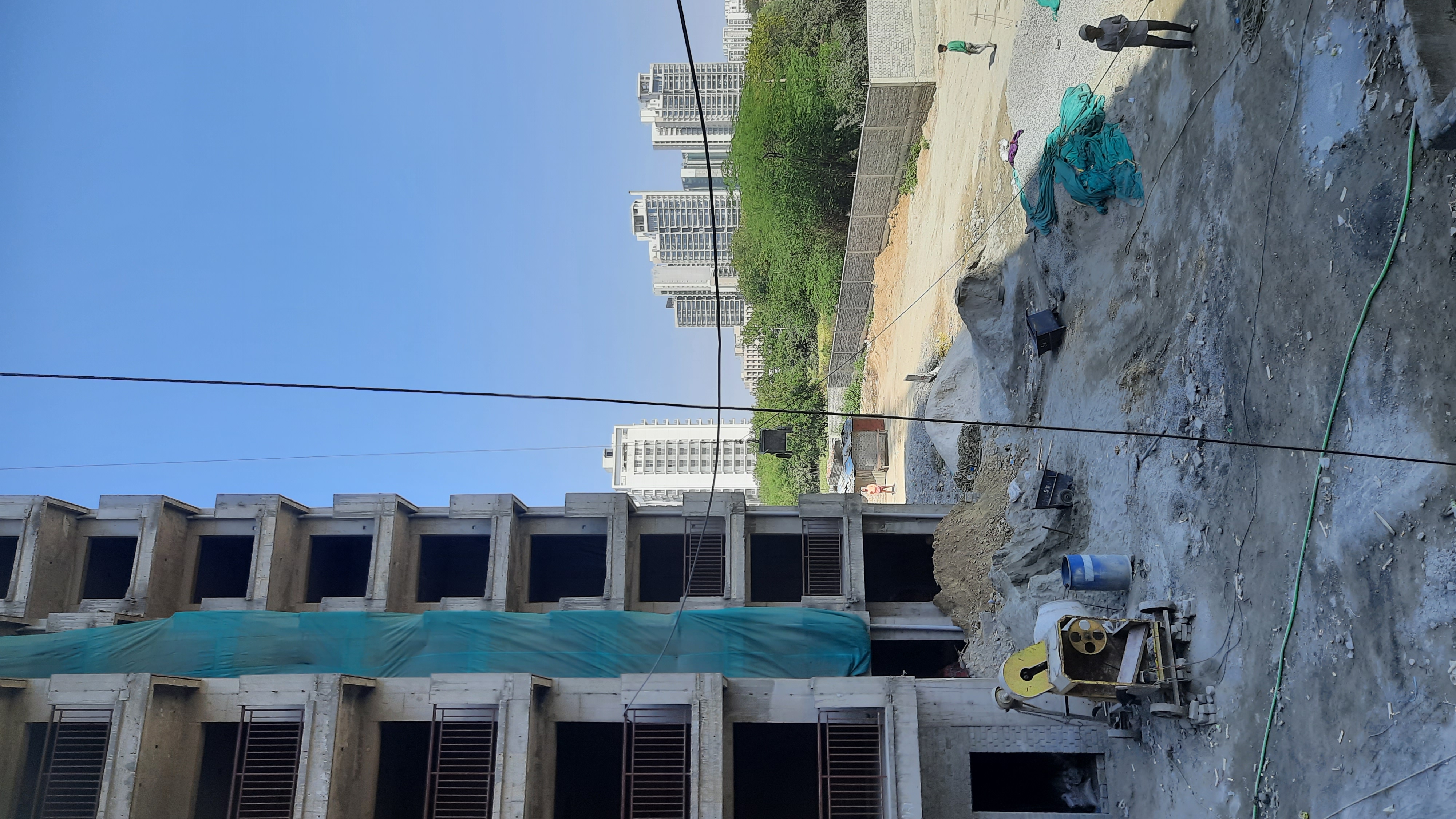 2 BHK Apartment For Sale in Pareena Om Apartments