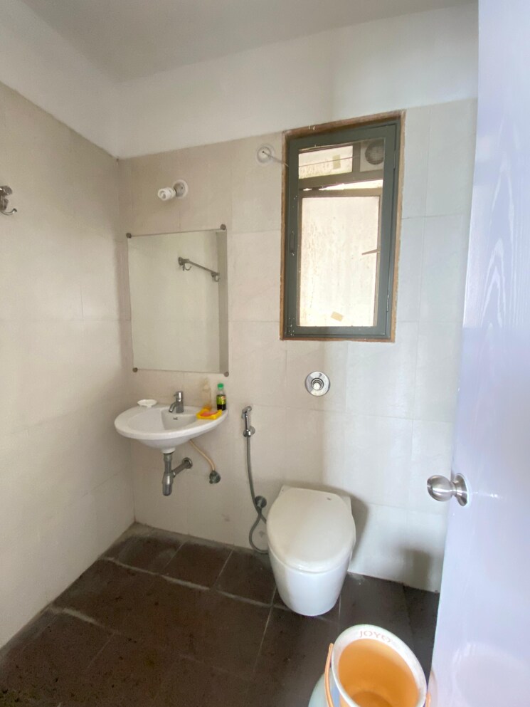 Bathroom, lodha-casa-bella-gold 2 Bedroom 918 Sq.Ft. Apartment In Dombivli East Thane 8834346