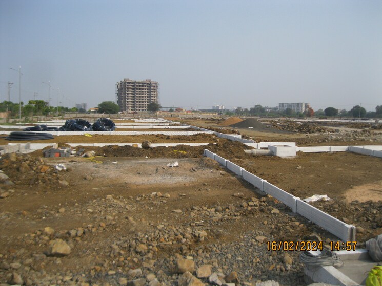 Swimming Pool, besa pipla rd  1100 Sq.Ft. Plot In Besa Pipla rd Nagpur 8834364