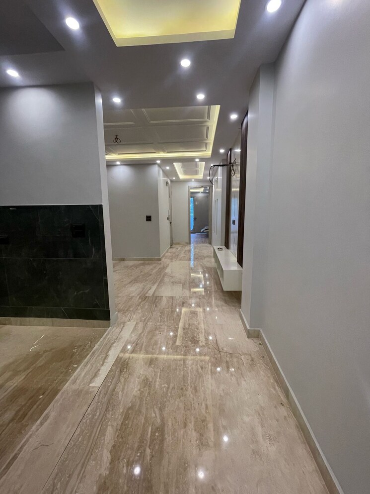 undefined, ramesh nagar 3 Bedroom 110 Sq.Yd. Builder Floor In Ramesh Nagar Delhi 8834446