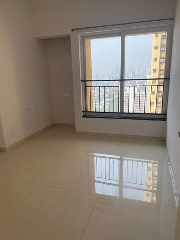 Room in 2 BHK Apartment at Rustomjee Urbania Athena, Majiwada – for Sale