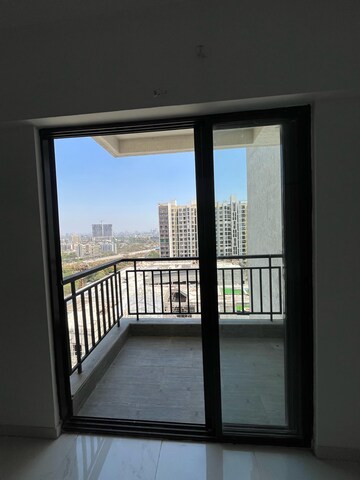 Room in 2 BHK Apartment at Runwal Gardens, Dombivli East – for Rent