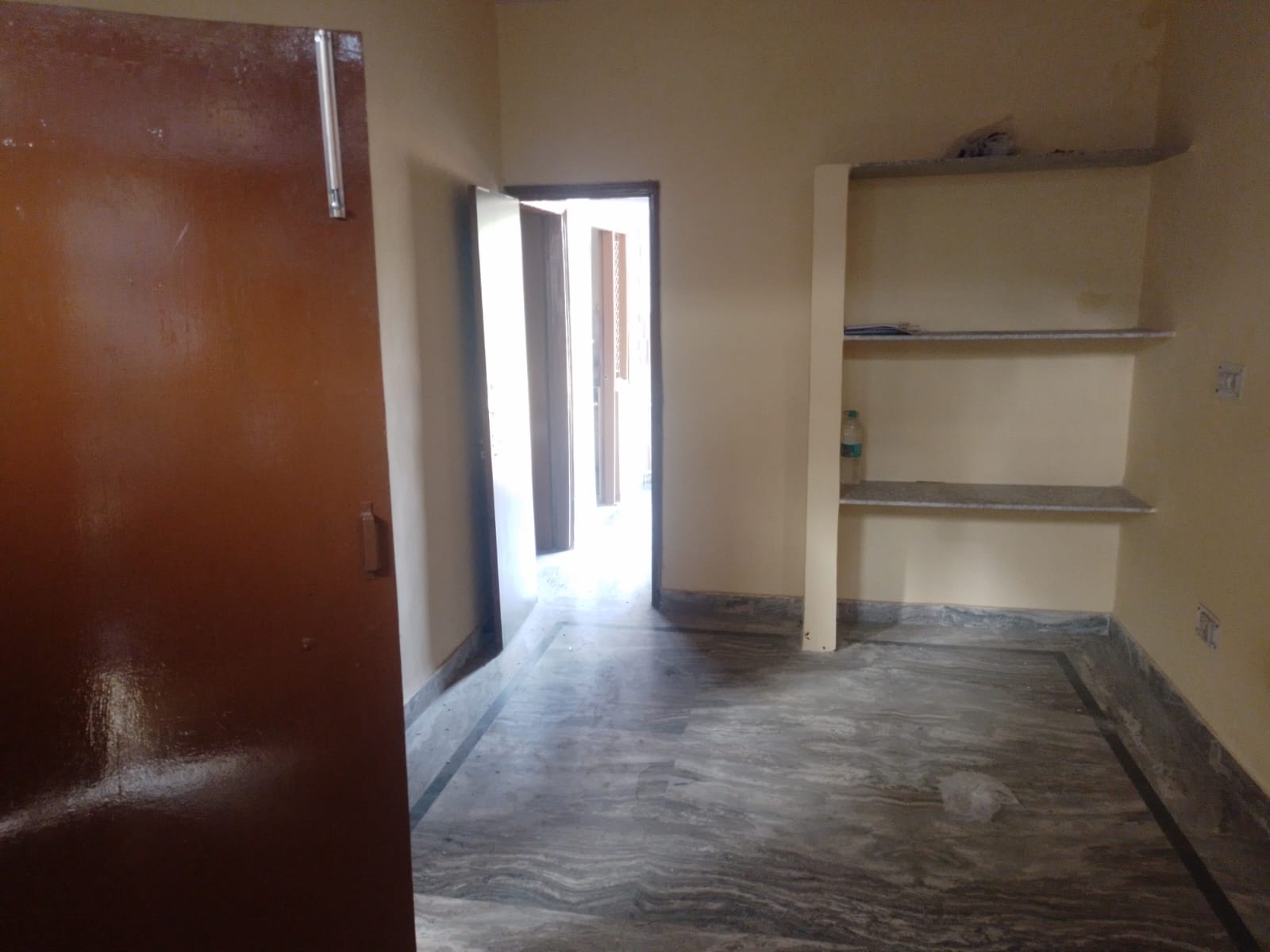 1 BHK Villa For Rent in Gnida