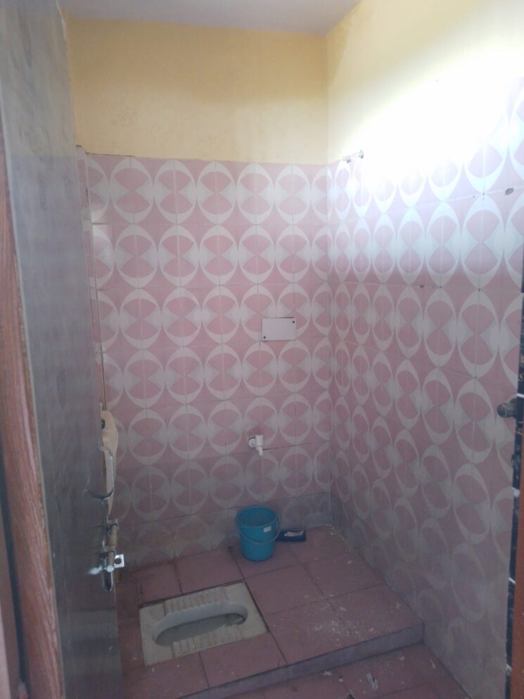 Bathroom, beta ii greater noida 1 Bedroom 600 Sq.Ft. Villa In Beta Ii Greater Noida Greater Noida 8834487