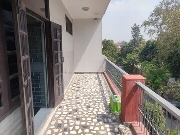Balcony in 1.5 BHK Independent House at RWA Apartments Sector 27, Sector 27 – for Rent