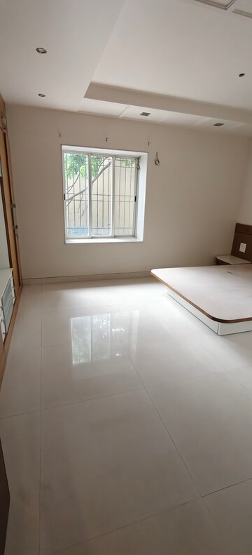 Room in 3 BHK Apartment at Bhosale Mystiqa, Shivajinagar – for Rent