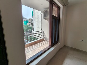 Room in 3 BHK Builder Floor at Relaxo Apartment, Sector 46 – for Rent