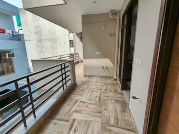 Staircase in 3 BHK Builder Floor at Relaxo Apartment, Sector 46 – for Rent