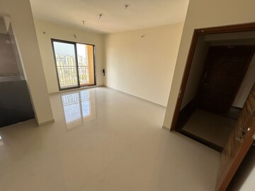 Room in 2 BHK Apartment at Vijay Galaxy, Waghbil – for Rent