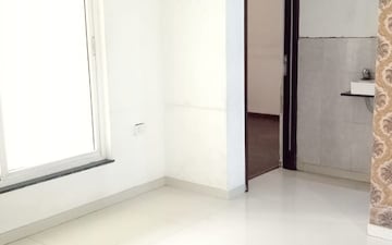Room in 2 BHK Apartment at Essen Aishwaryam Comfort Phase-I, Akurdi – for Rent