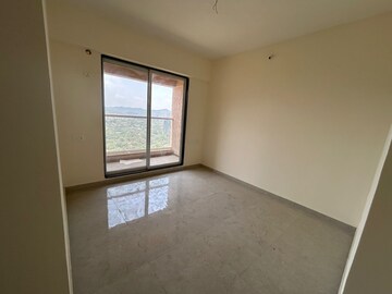 2 BHK Apartment For Rent in Mahavir Kalpavruksha, Ghodbunder Road