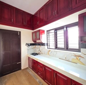 Kitchen in 2.5 BHK Builder Floor at Sector 33 – for Sale