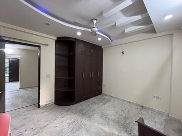 Room in 3 BHK Builder Floor at Housing Board Colony Sector 51, Sector 51 – for Rent